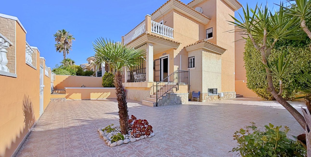 Rynek wtórny - Willa -
Orihuela Costa - Punta Prima