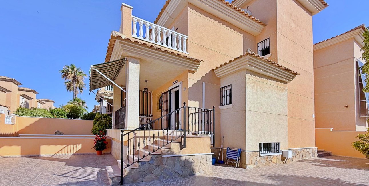 Rynek wtórny - Willa -
Orihuela Costa - Punta Prima