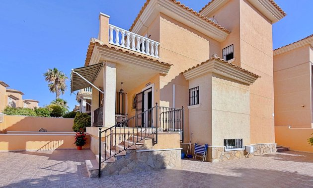 Rynek wtórny - Willa -
Orihuela Costa - Punta Prima