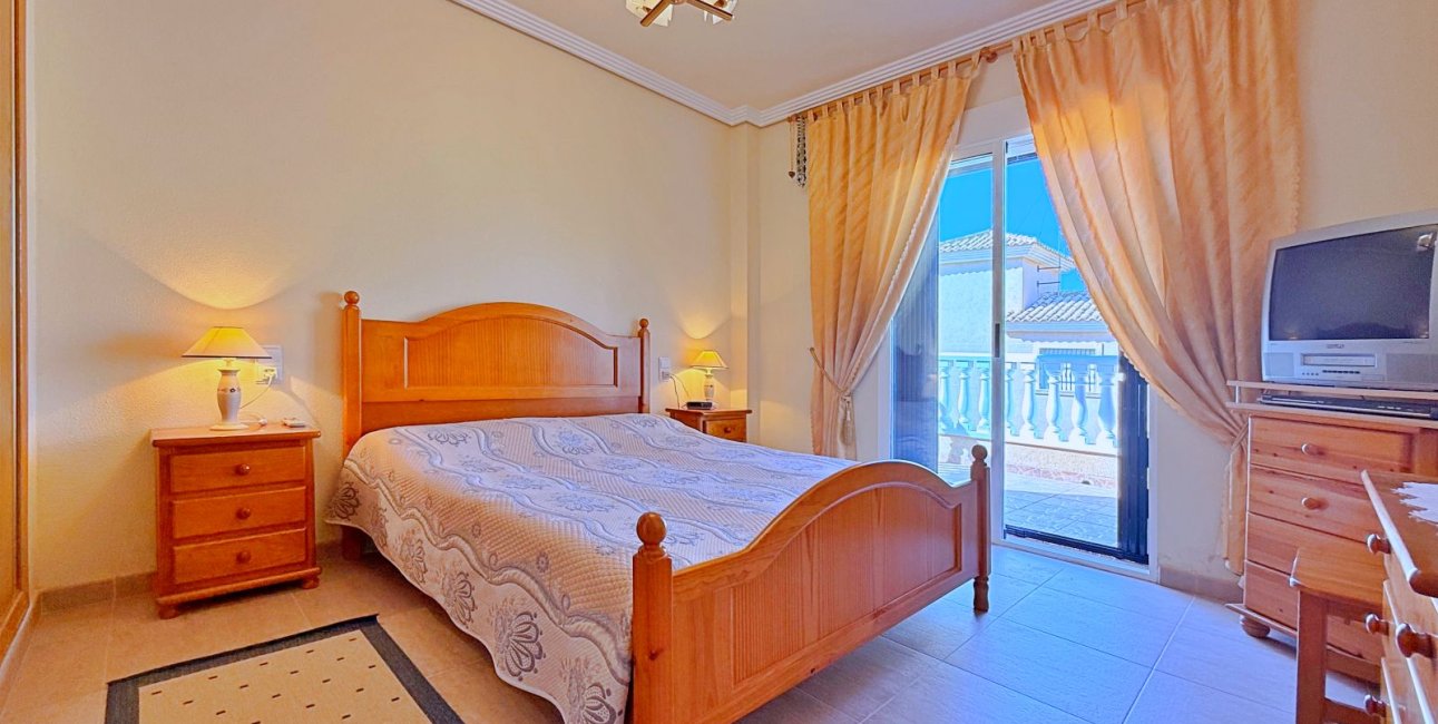 Rynek wtórny - Willa -
Orihuela Costa - Punta Prima