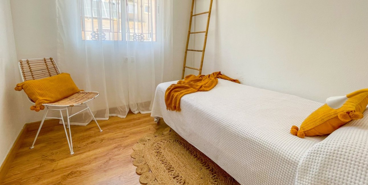 Resale - Townhouse -
Orihuela Costa - Playa Flamenca
