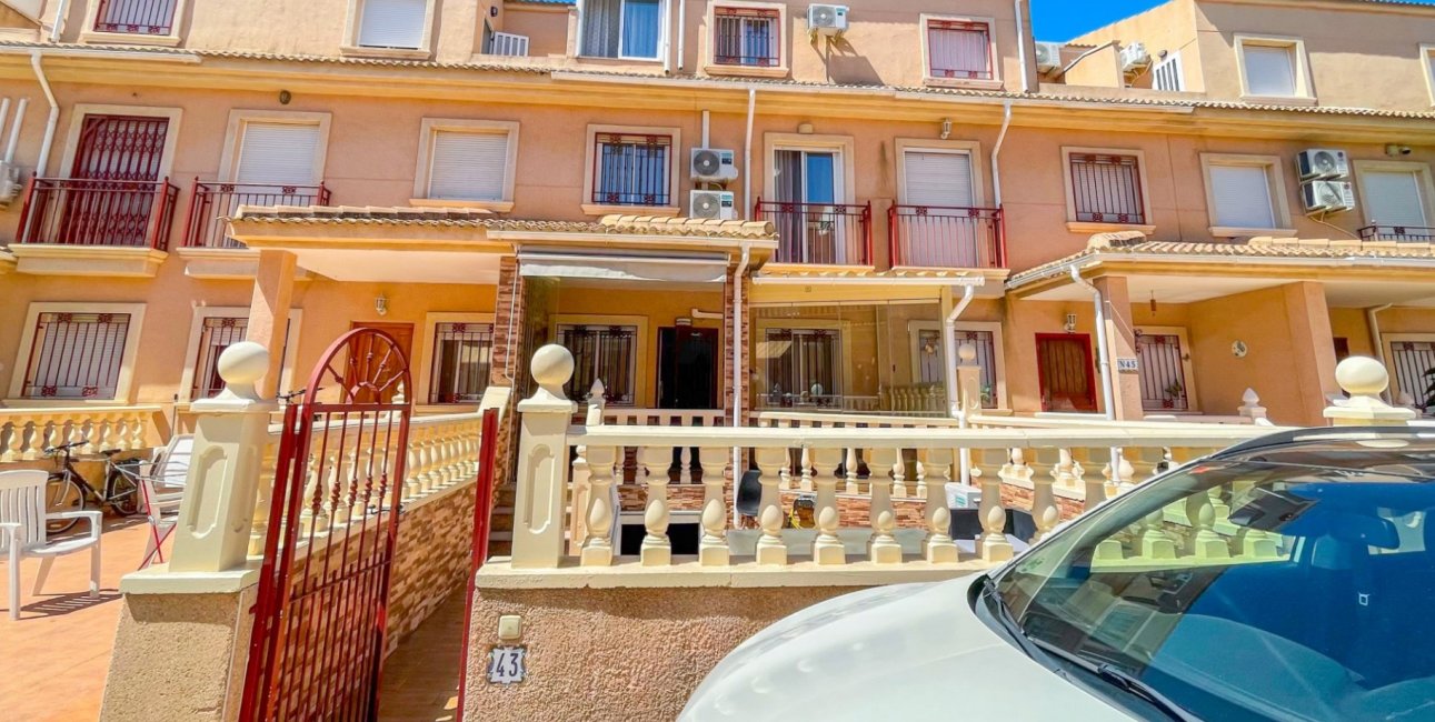 Resale - Townhouse -
Orihuela Costa - Playa Flamenca