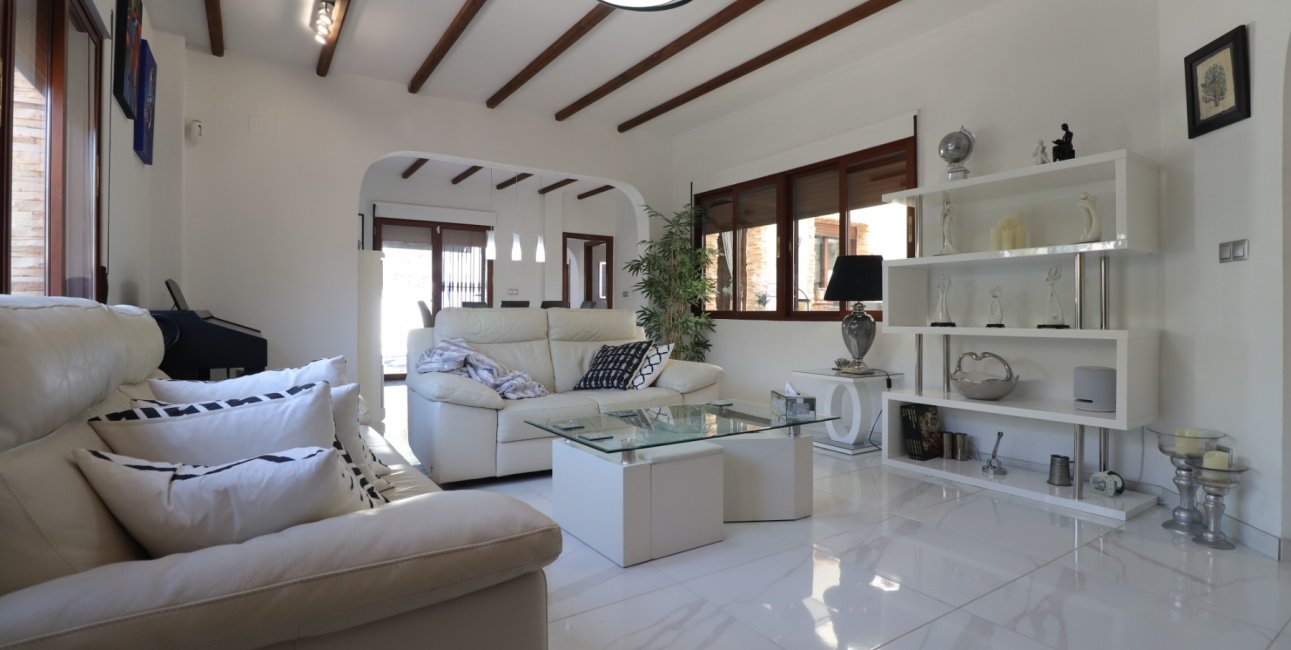 Resale - Villa -
Formentera del Segura - Fincas de La Vega