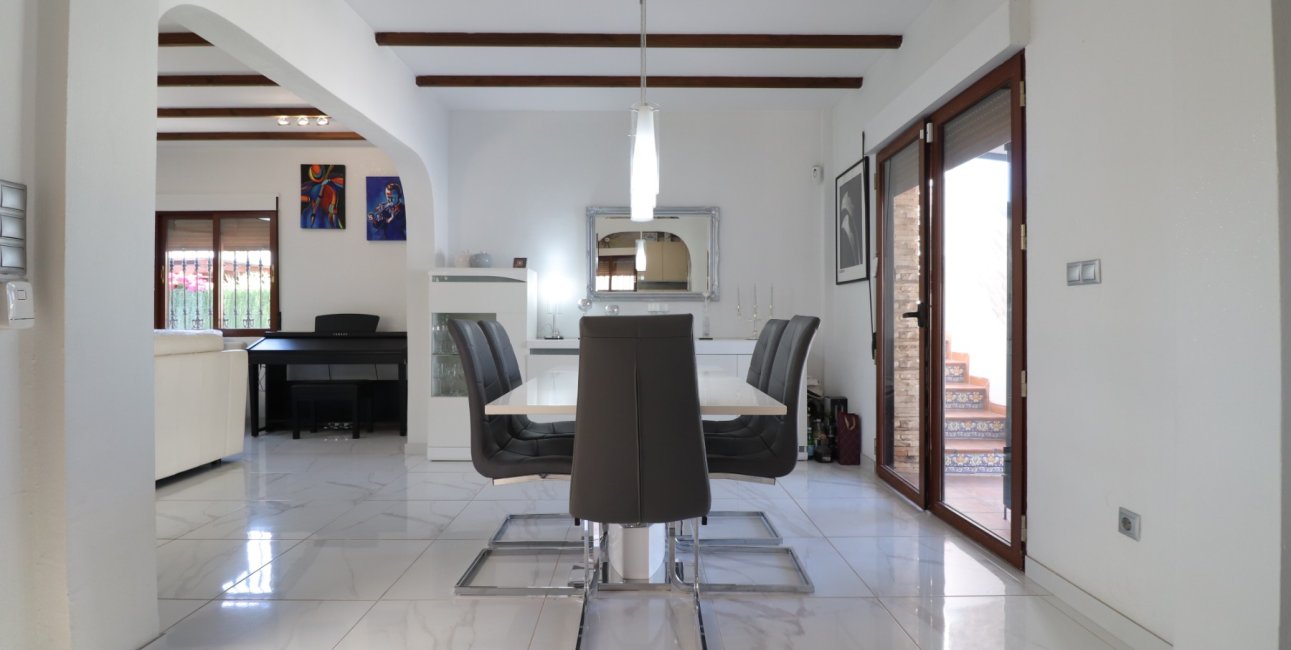 Resale - Villa -
Formentera del Segura - Fincas de La Vega