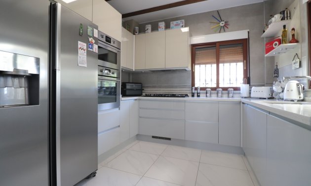 Resale - Villa -
Formentera del Segura - Fincas de La Vega