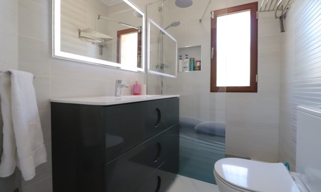 Resale - Villa -
Formentera del Segura - Fincas de La Vega