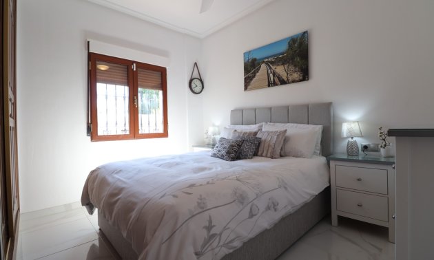 Resale - Villa -
Formentera del Segura - Fincas de La Vega