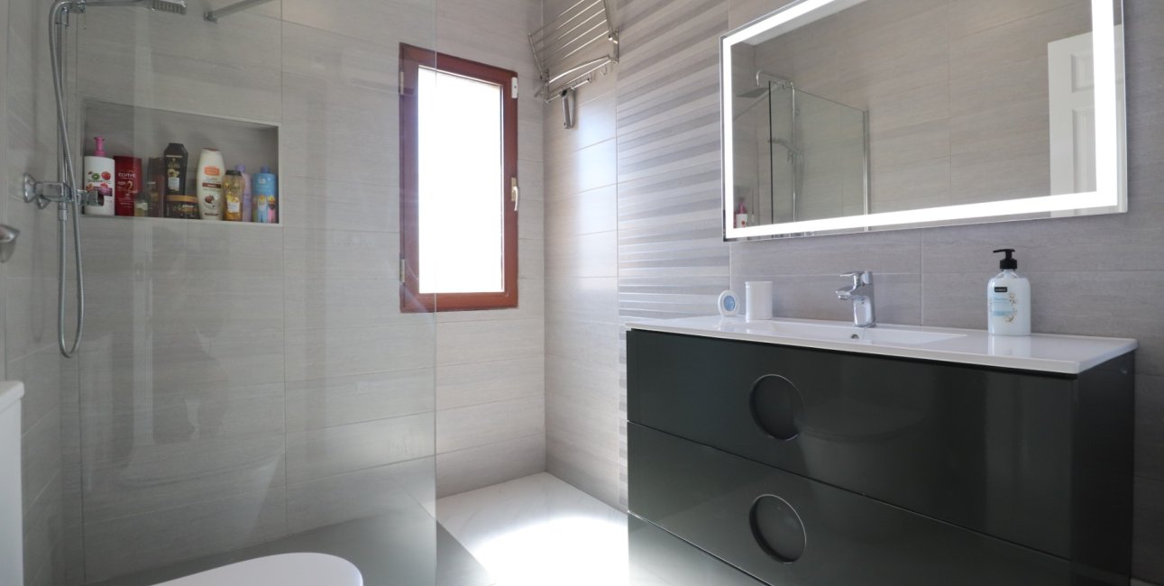 Resale - Villa -
Formentera del Segura - Fincas de La Vega