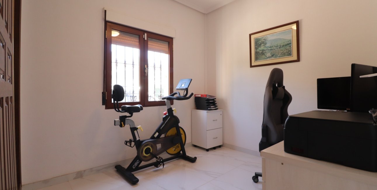 Resale - Villa -
Formentera del Segura - Fincas de La Vega