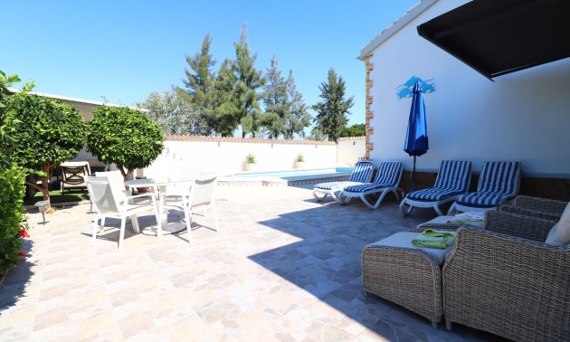 Resale - Villa -
Formentera del Segura - Fincas de La Vega