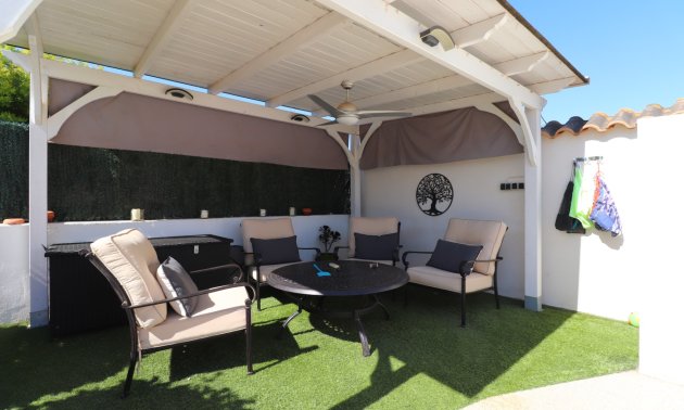 Resale - Villa -
Formentera del Segura - Fincas de La Vega