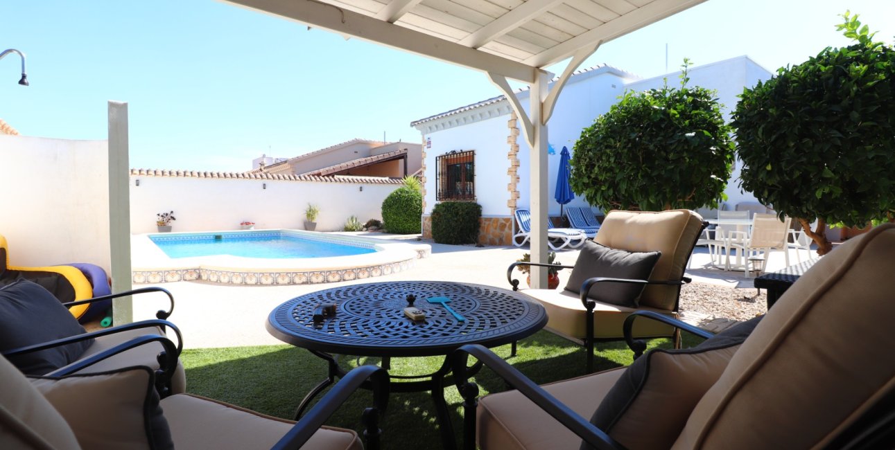 Resale - Villa -
Formentera del Segura - Fincas de La Vega