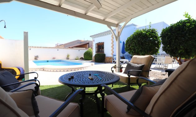 Resale - Villa -
Formentera del Segura - Fincas de La Vega