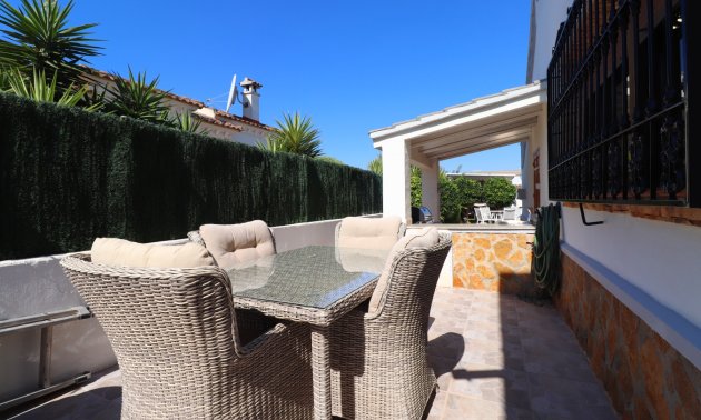 Resale - Villa -
Formentera del Segura - Fincas de La Vega