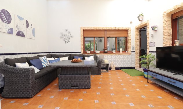 Resale - Villa -
Formentera del Segura - Fincas de La Vega