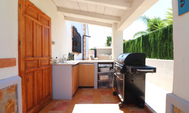 Resale - Villa -
Formentera del Segura - Fincas de La Vega