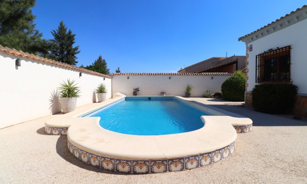Resale - Villa -
Formentera del Segura - Fincas de La Vega