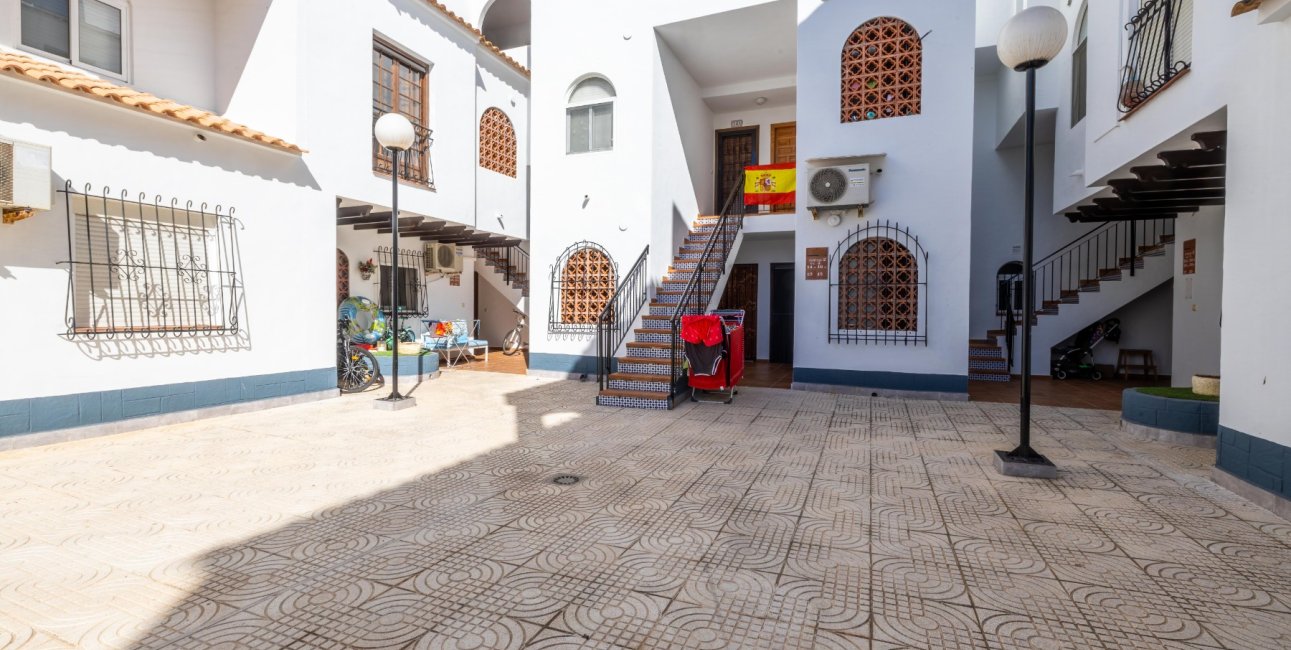 Resale - Apartment / flat -
Torrevieja - Playa Los Naufragos