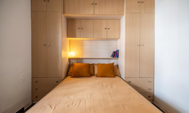 Resale - Apartment / flat -
Torrevieja - Playa Los Naufragos