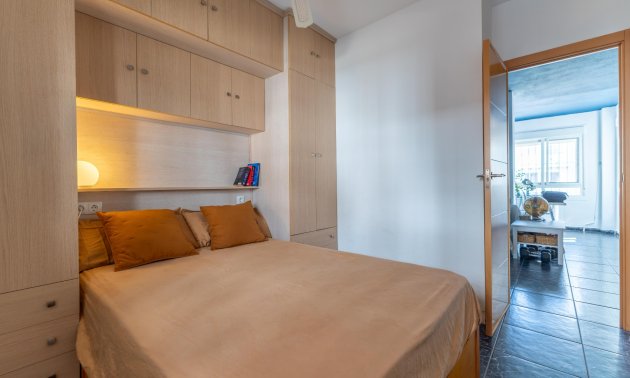 Resale - Apartment / flat -
Torrevieja - Playa Los Naufragos