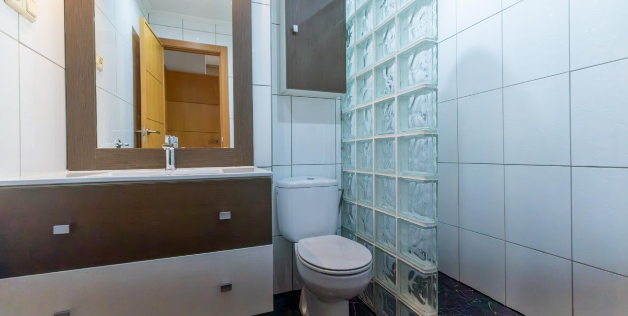 Resale - Apartment / flat -
Torrevieja - Playa Los Naufragos