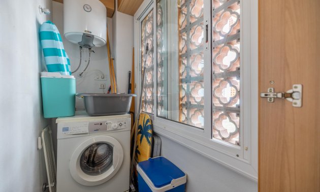 Resale - Apartment / flat -
Torrevieja - Playa Los Naufragos