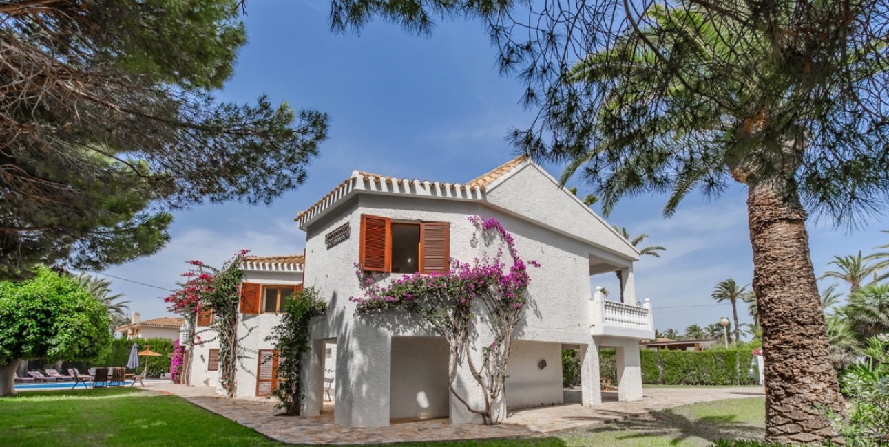 Resale - Villa -
Orihuela Costa - Cabo Roig