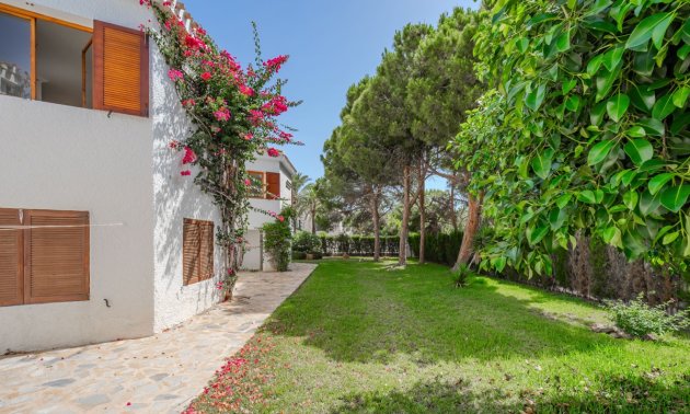 Resale - Villa -
Orihuela Costa - Cabo Roig