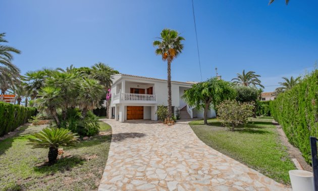 Resale - Villa -
Orihuela Costa - Cabo Roig