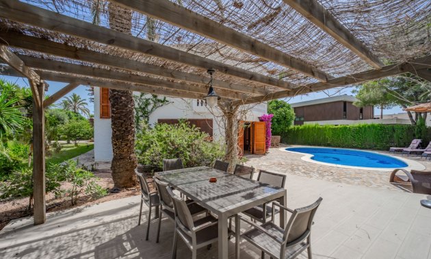 Resale - Villa -
Orihuela Costa - Cabo Roig