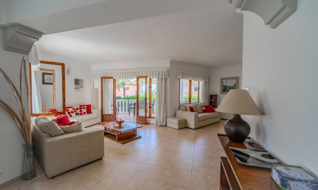 Resale - Villa -
Orihuela Costa - Cabo Roig
