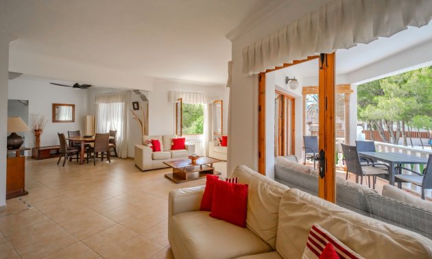 Resale - Villa -
Orihuela Costa - Cabo Roig