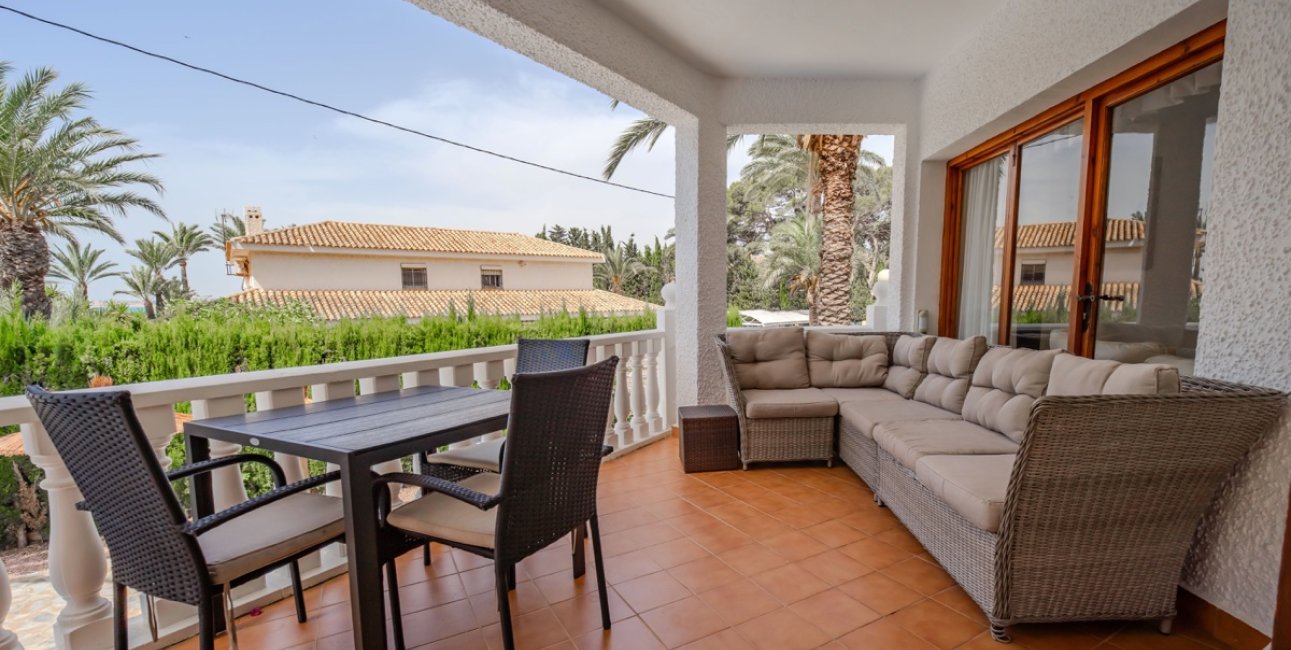 Resale - Villa -
Orihuela Costa - Cabo Roig