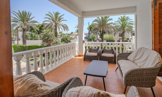 Resale - Villa -
Orihuela Costa - Cabo Roig