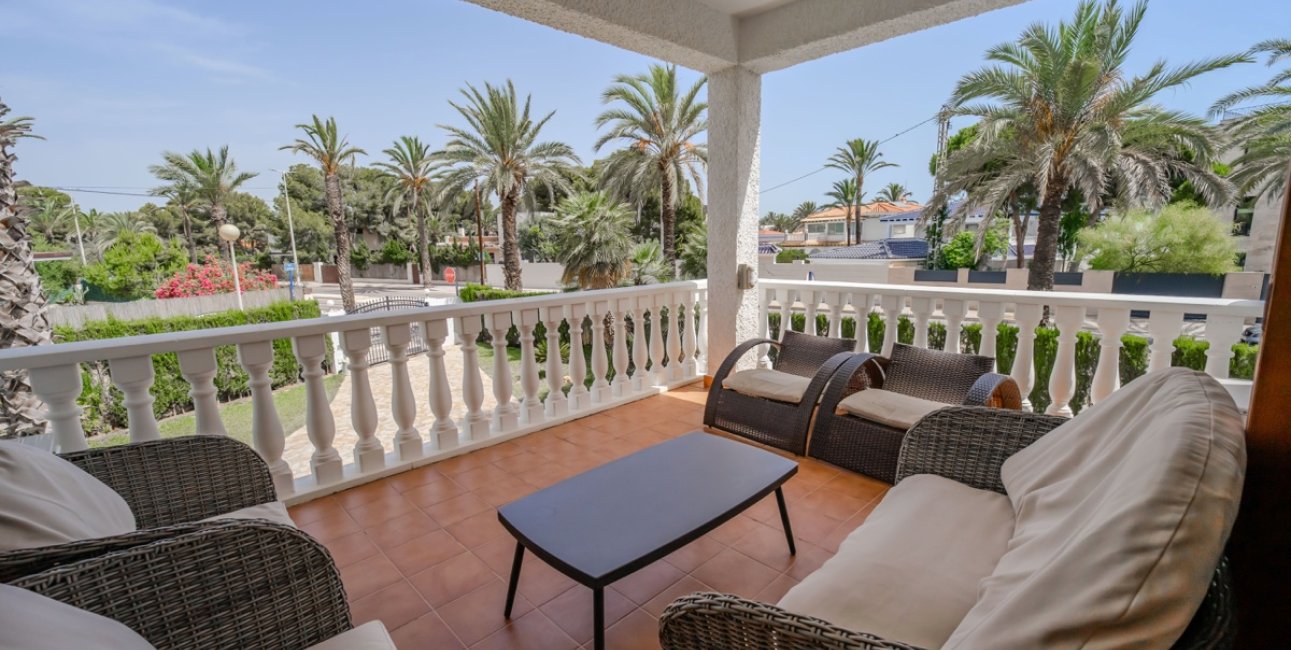 Resale - Villa -
Orihuela Costa - Cabo Roig