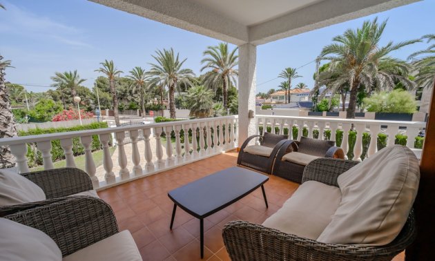 Resale - Villa -
Orihuela Costa - Cabo Roig