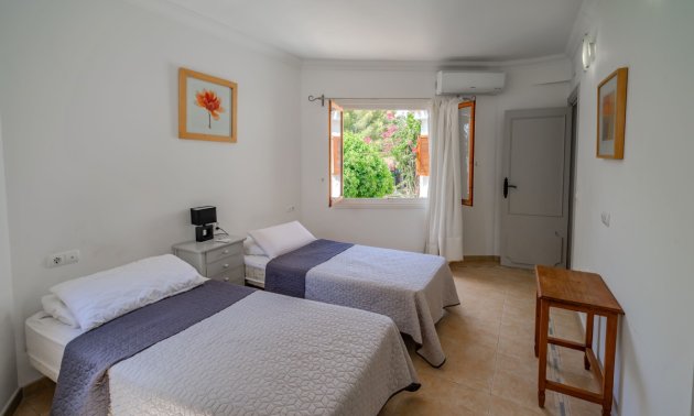 Resale - Villa -
Orihuela Costa - Cabo Roig