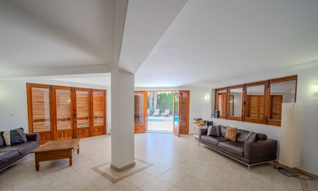 Resale - Villa -
Orihuela Costa - Cabo Roig