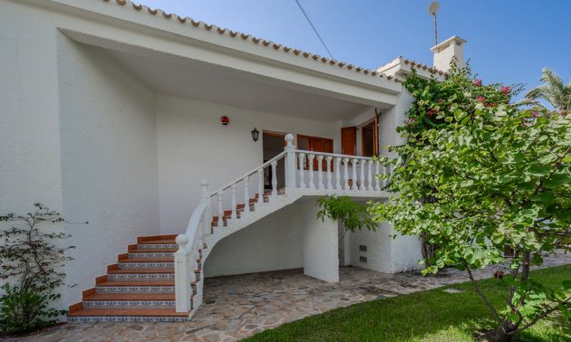 Resale - Villa -
Orihuela Costa - Cabo Roig