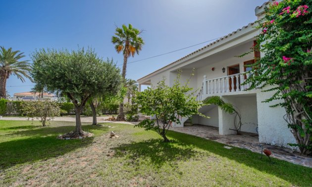Resale - Villa -
Orihuela Costa - Cabo Roig