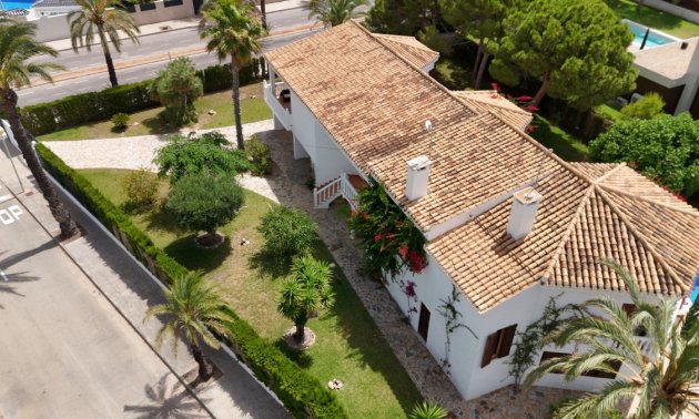 Resale - Villa -
Orihuela Costa - Cabo Roig