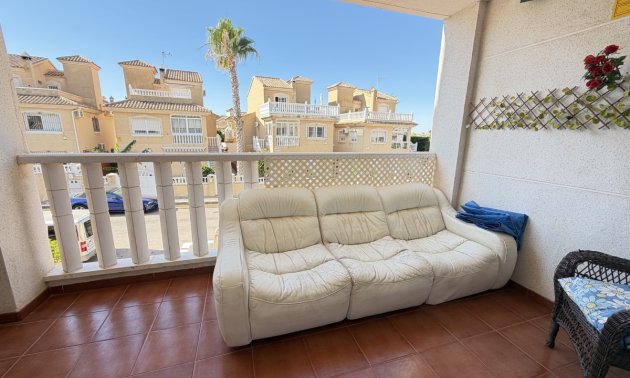 Resale - Apartment / flat -
Orihuela Costa - Villamartin