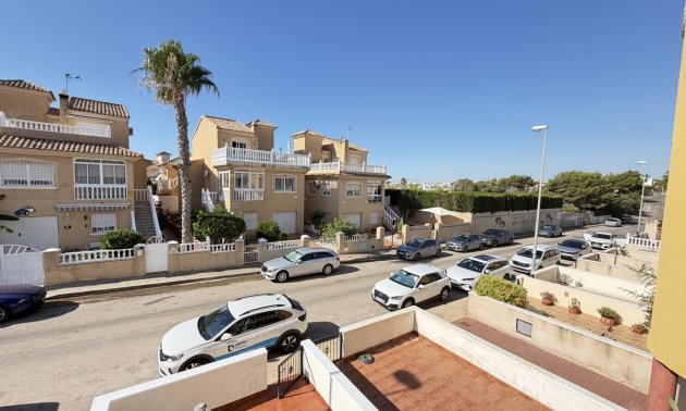 Resale - Apartment / flat -
Orihuela Costa - Villamartin