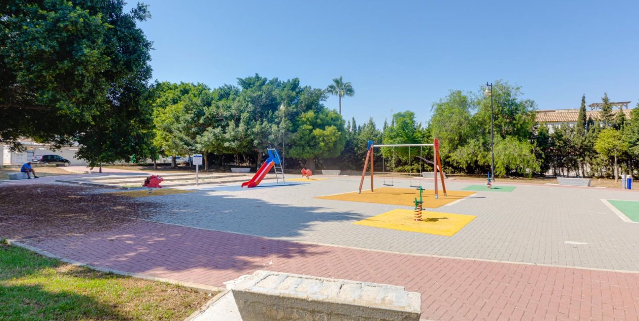 Resale - Bungalow -
Torrevieja - Carrefour