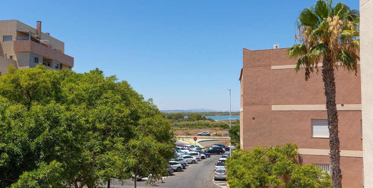 Reventa - Apartamento / piso -
Torrevieja - La Mata