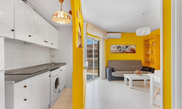 Reventa - Apartamento / piso -
Torrevieja - La Mata