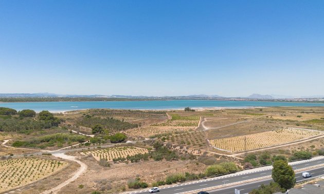 Reventa - Apartamento / piso -
Torrevieja - La Mata