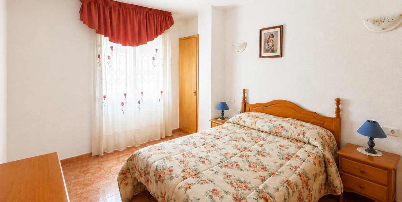 Resale - Apartment / flat -
Torrevieja - Estacion de autobuses