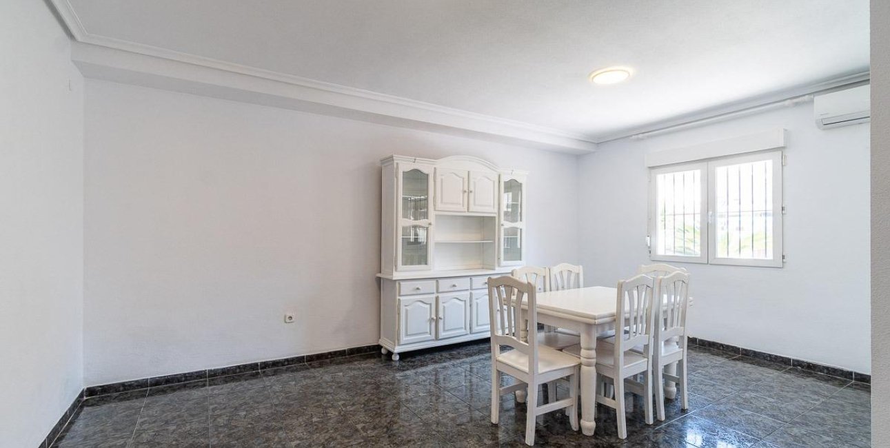 Resale - Townhouse -
Orihuela Costa - Playa Flamenca