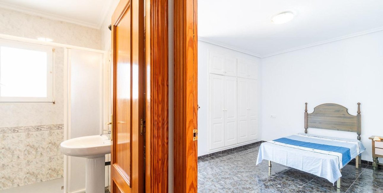 Resale - Townhouse -
Orihuela Costa - Playa Flamenca